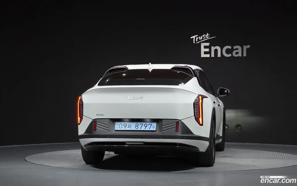 Kia EV4 2WD 2025 — thumbnail 4