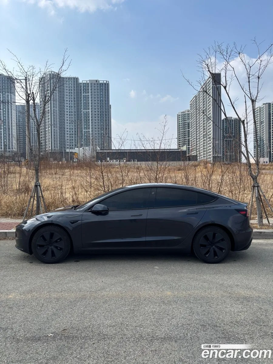Tesla Model 3 RWD 2025 — thumbnail 5