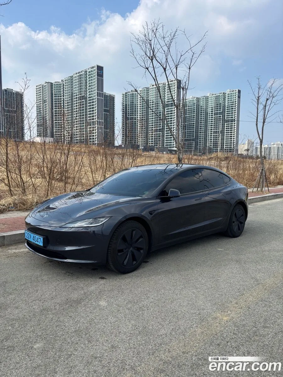 Tesla Model 3 RWD 2025 — photo 1, buy with delivery to Moscow