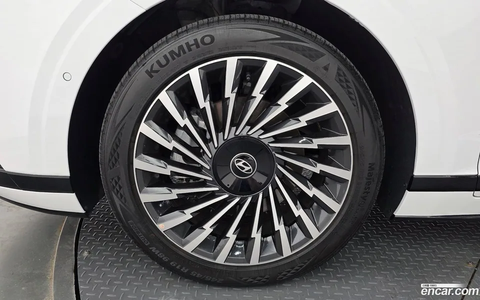 Hyundai Grandeur 2.5 2WD 2024 — thumbnail 2