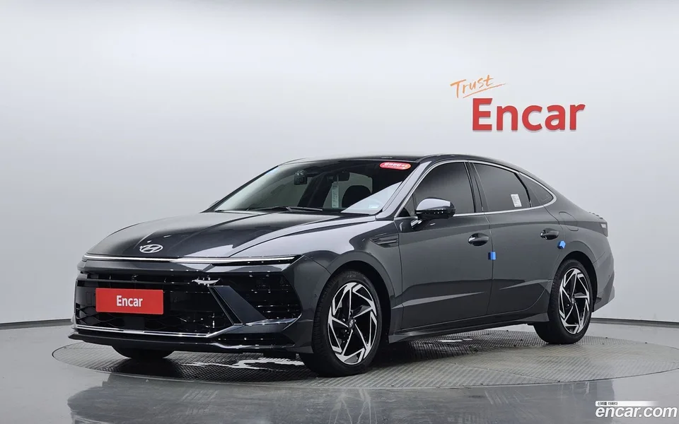 Hyundai Sonata The Edge Hybrid 2023 — photo 1, buy with delivery to Moscow
