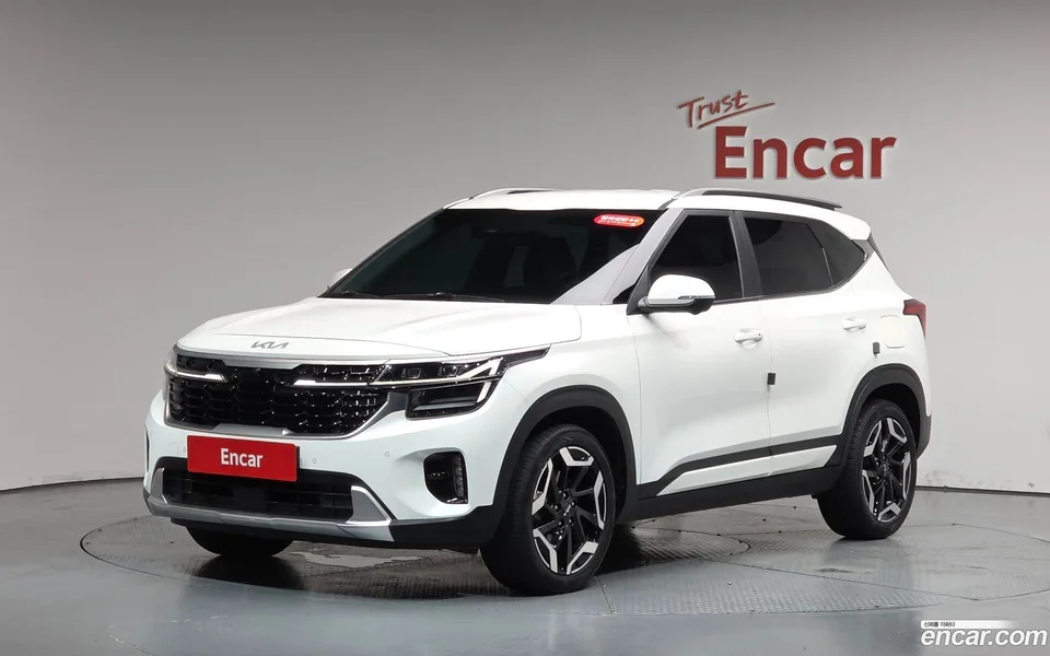 Kia Seltos 1.6 2WD 2022 — photo 1, buy with delivery to Moscow