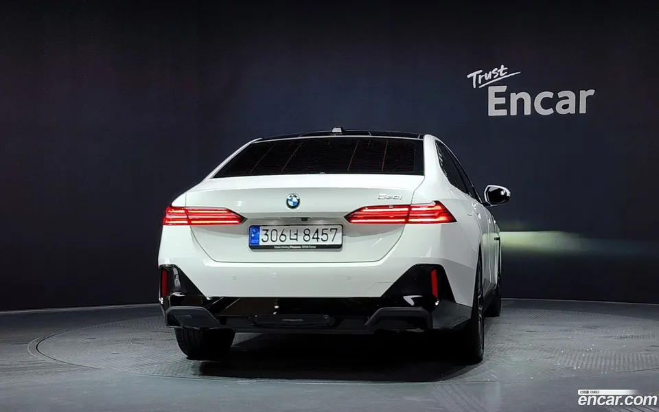 BMW 5 Series 520i M 2025 — thumbnail 4