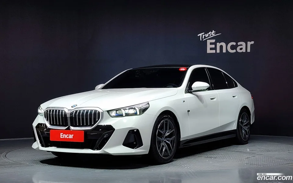 BMW 5 Series 520i M 2025 — photo 1, buy with delivery to Moscow