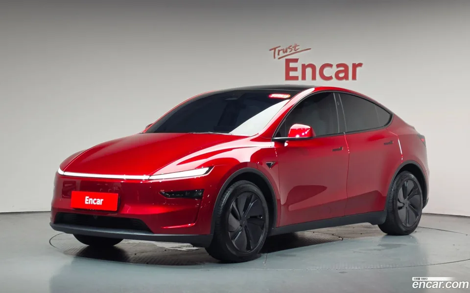 Tesla Model Y AWD 2025 — photo 1, buy with delivery to Moscow