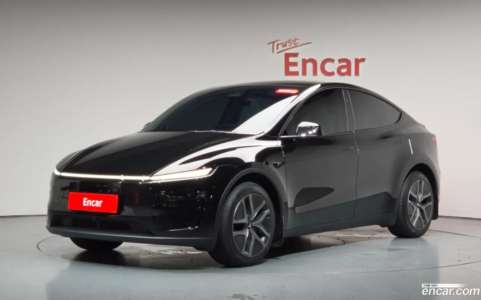 Tesla Model Y AWD 2025 — photo 1, buy with delivery to Moscow