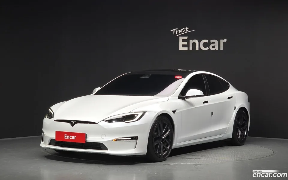 Tesla Model S AWD 2023 — photo 1, buy with delivery to Moscow