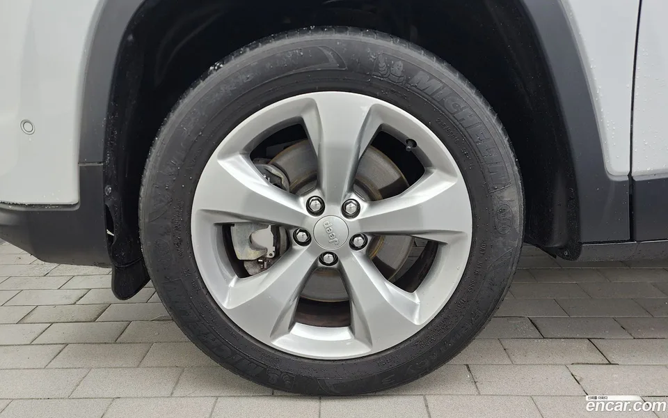 Jeep Cherokee 2.4 AWD 2022 — thumbnail 5