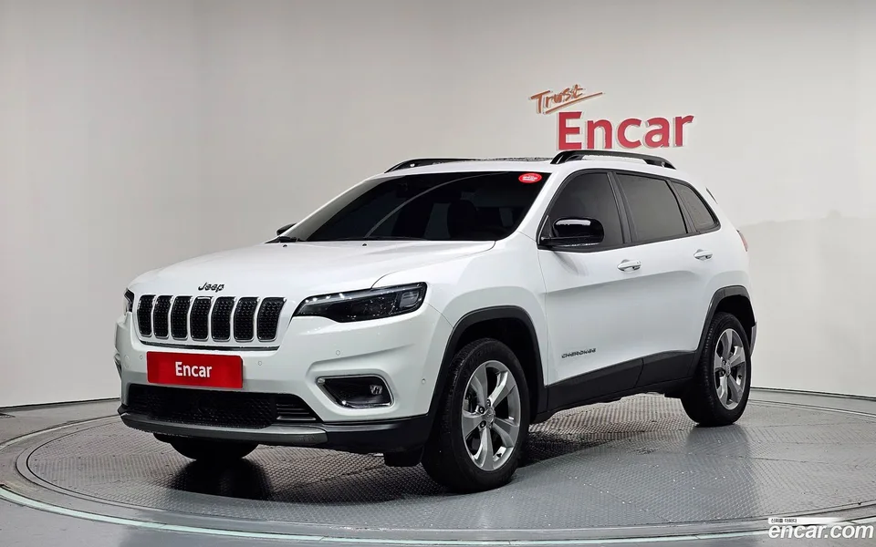 Jeep Cherokee 2.4 AWD 2022 — photo 1, buy with delivery to Moscow