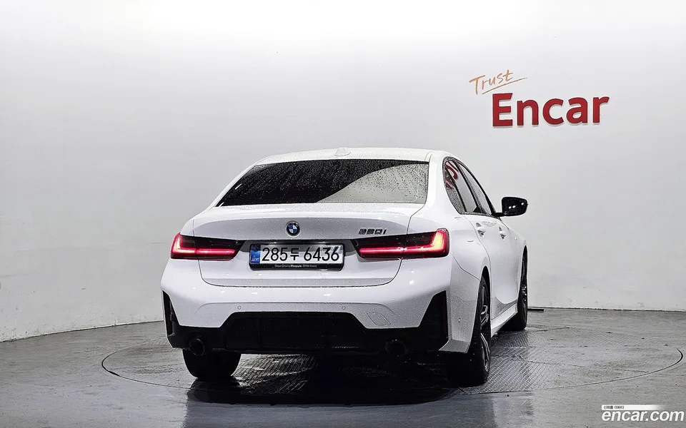 BMW 3 Series 320i M 2025 — thumbnail 4