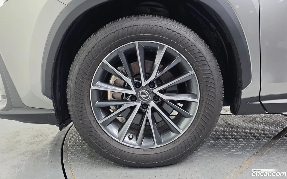 Lexus NX 450h+ 2023 — миниатюра 2