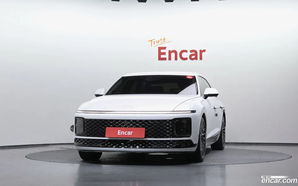 Hyundai Grandeur 2.5 2WD 2023 — thumbnail 3
