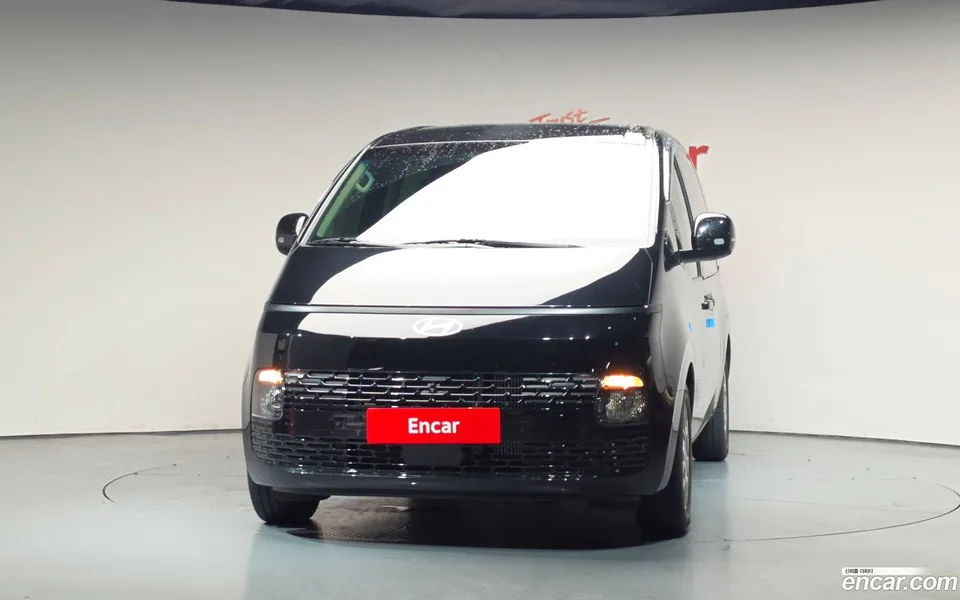 Hyundai Staria 4WD 11 2025 — thumbnail 3