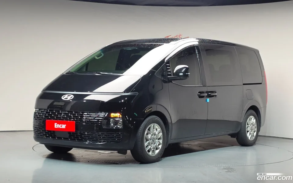 Hyundai Staria 4WD 11 2025 — photo 1, buy with delivery to Moscow