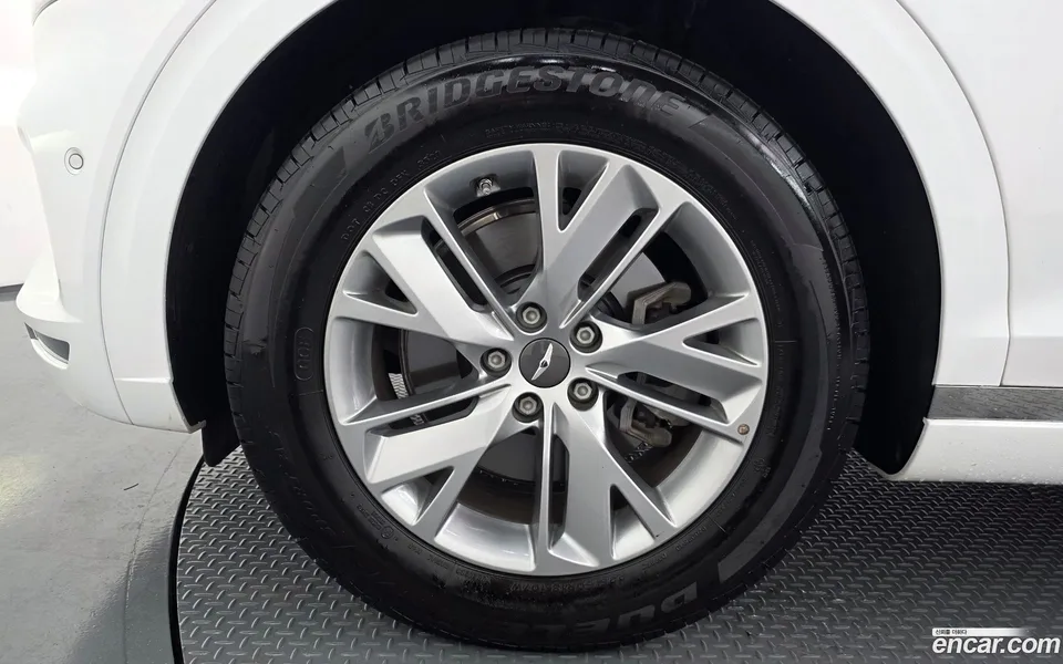 Genesis GV70 2.5T 2WD 2023 — миниатюра 5