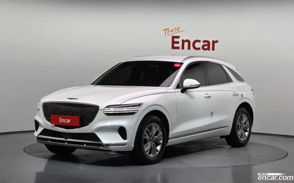 Genesis GV70 2.5T 2WD 2023 — фото 1, купить с доставкой в Москву
