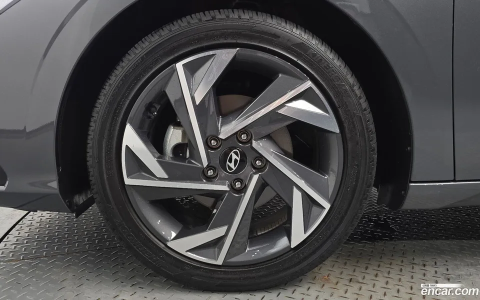 Hyundai Avante CN7 1.6 2025 — thumbnail 2