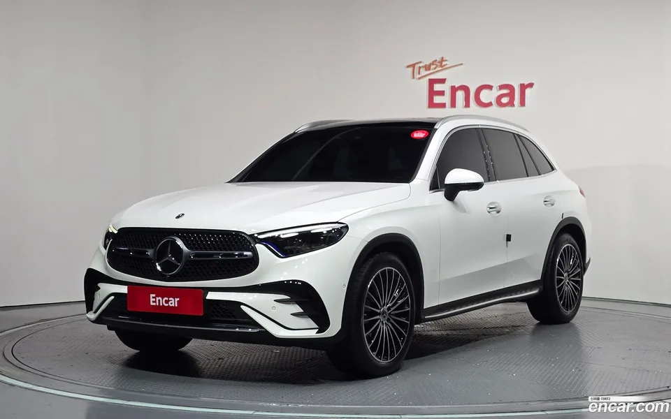 Mercedes-Benz GLC-Class GLC300 4MATIC AMG Line 2024 — photo 1, buy with delivery to Moscow