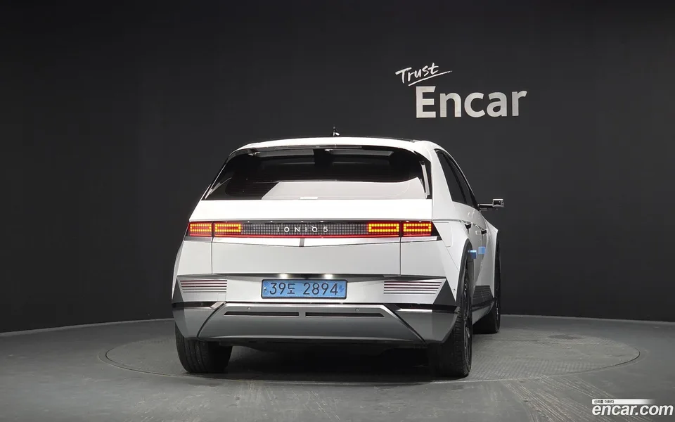 Hyundai Ioniq 5 2023 — thumbnail 4
