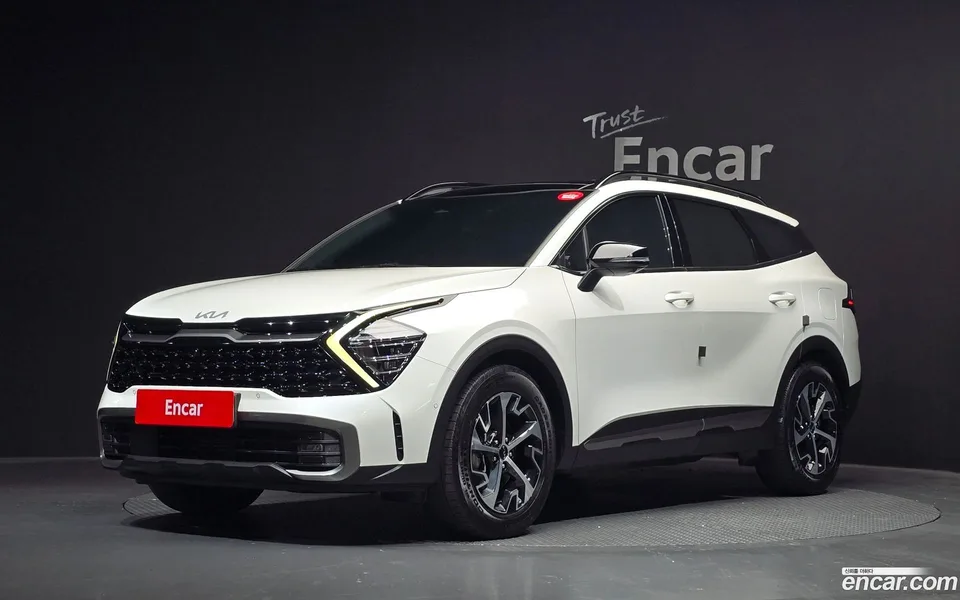 Kia Sportage Hybrid 2WD 2022 — photo 1, buy with delivery to Moscow