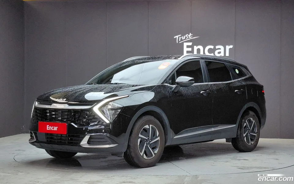 Kia Sportage Hybrid 2WD 2022 — photo 1, buy with delivery to Moscow