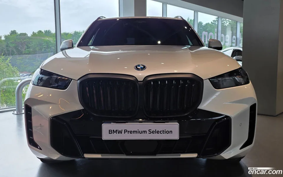 BMW X5 xDrive 50e M 2025 — thumbnail 3