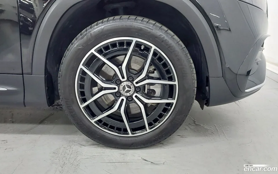 Mercedes-Benz EQB EQB300 4MATIC AMG 2024 — thumbnail 5