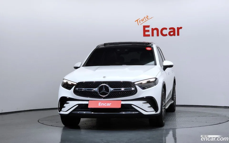 Mercedes-Benz GLC-Class GLC300 4MATIC AMG Line 2025 — thumbnail 3
