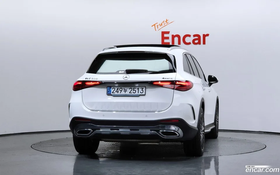 Mercedes-Benz GLC-Class GLC300 4MATIC AMG Line 2025 — thumbnail 4