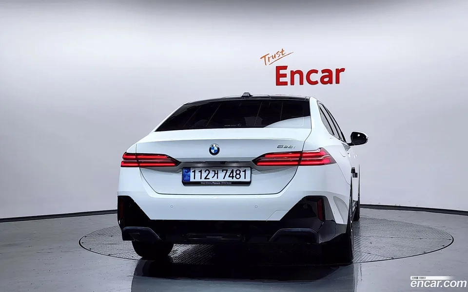 BMW 5 Series 520i M 2025 — thumbnail 4