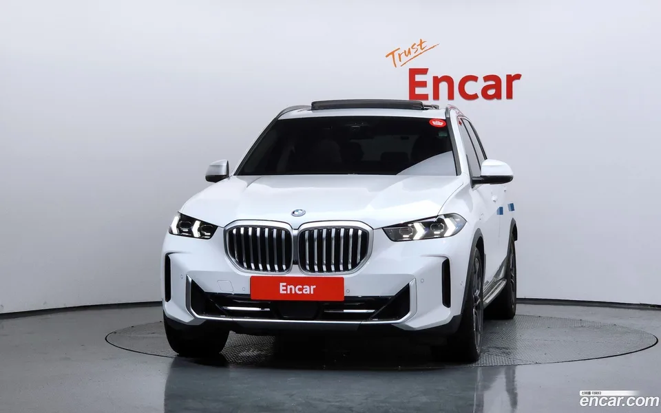 BMW X5 xDrive 50e xLine 2023 — миниатюра 3