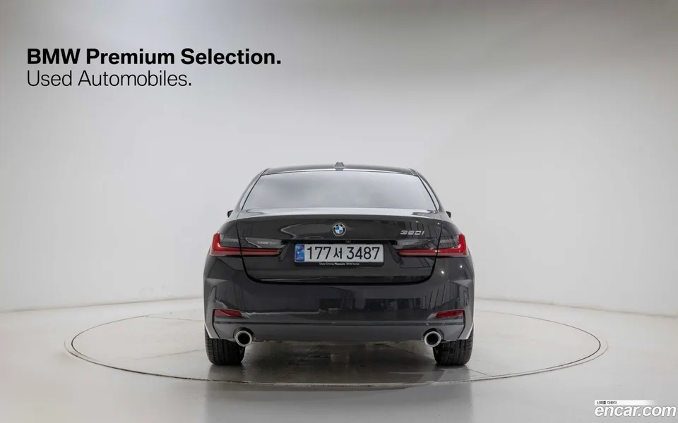 BMW 3 Series 320i 2025 — thumbnail 3