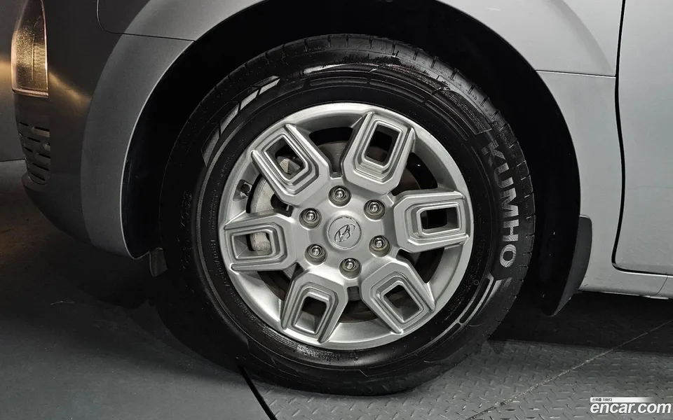 Hyundai Staria L3.5 5 2024 — thumbnail 2
