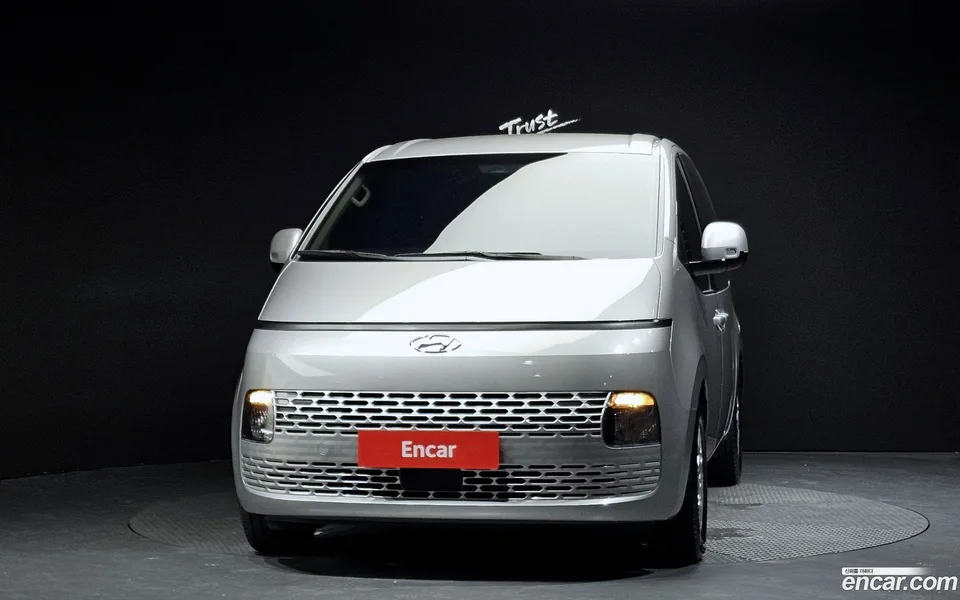Hyundai Staria L3.5 5 2024 — thumbnail 3