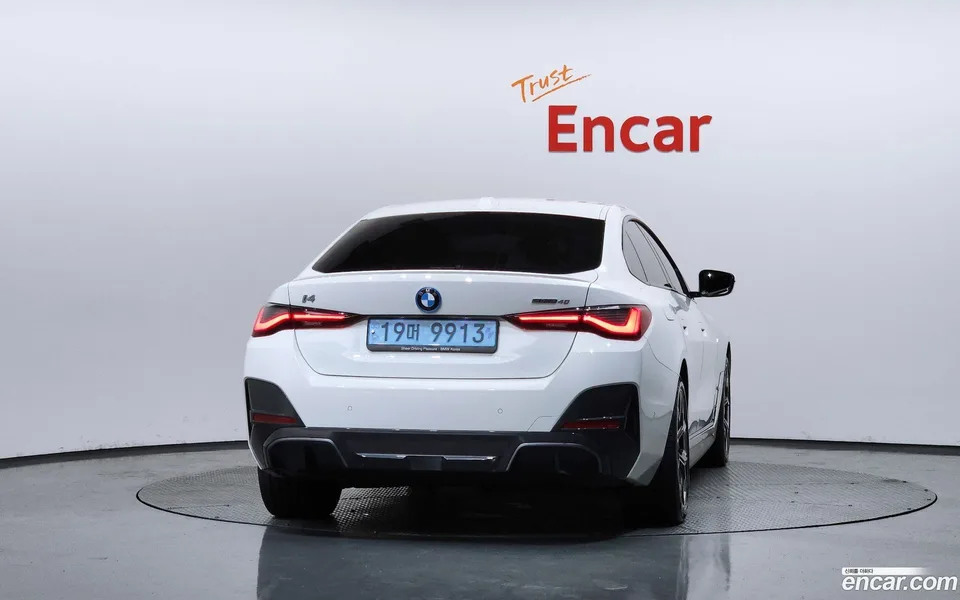 BMW i4 eDrive40 M 2023 — thumbnail 4