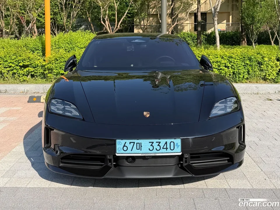 Porsche Taycan 4 2026 — photo 1, buy with delivery to Moscow
