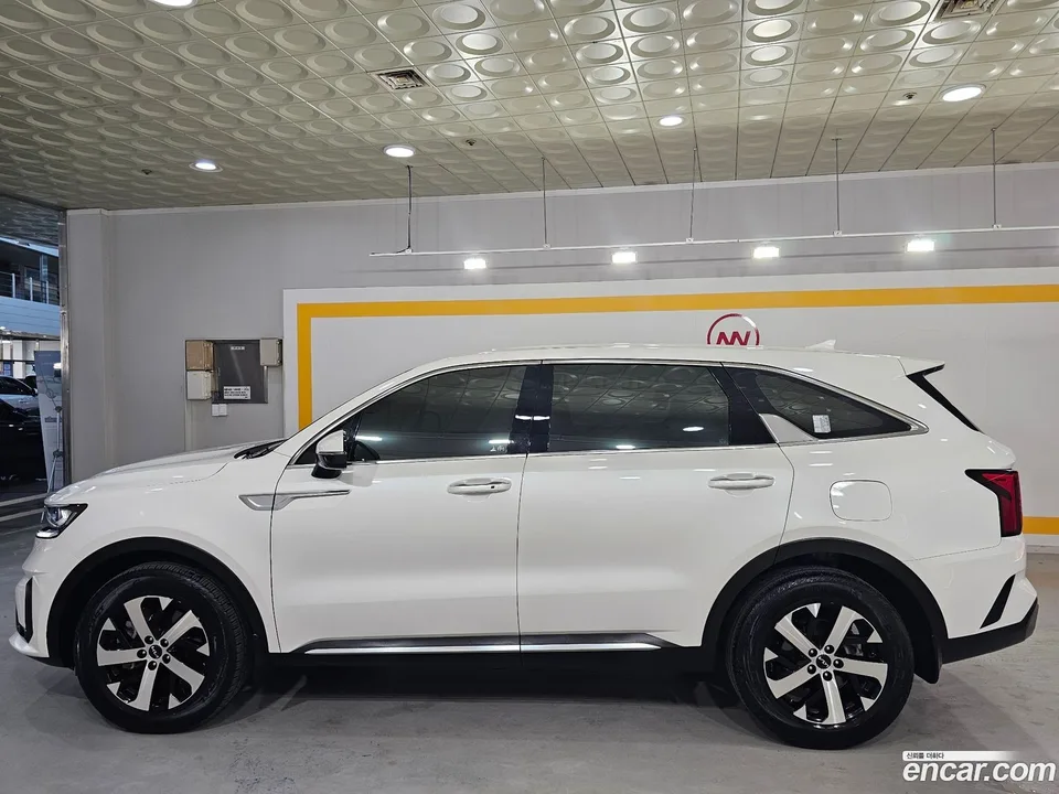 Kia Sorento 2.5T 2WD 2023 — thumbnail 4