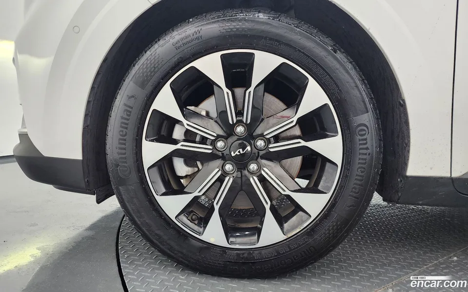 Kia Carnival 9 2022 — thumbnail 2