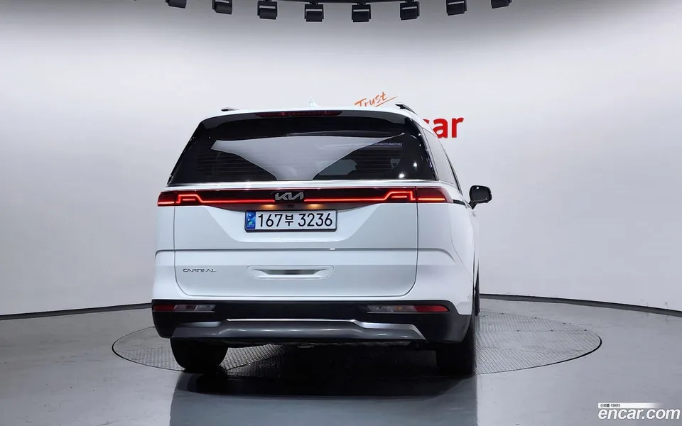 Kia Carnival 9 2022 — thumbnail 4