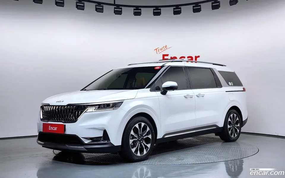 Kia Carnival 9 2022 — photo 1, buy with delivery to Moscow