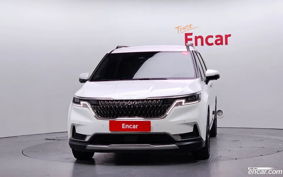 Kia Carnival 7 2023 — thumbnail 3