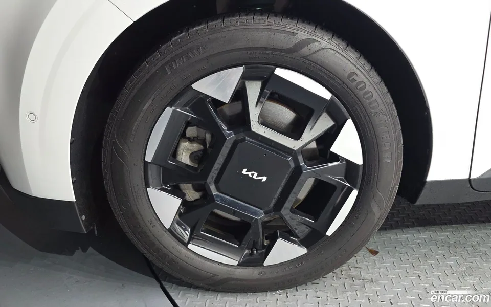 Kia Carnival 9 2024 — thumbnail 5