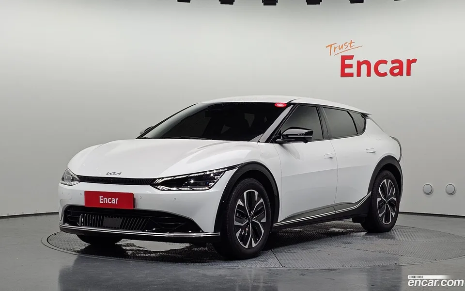 Kia EV6 2022 — photo 1, buy with delivery to Moscow