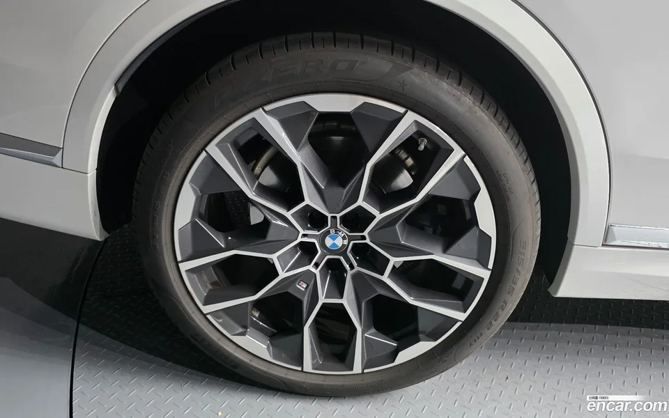 BMW X7 xDrive 40i M 7 2024 — thumbnail 2