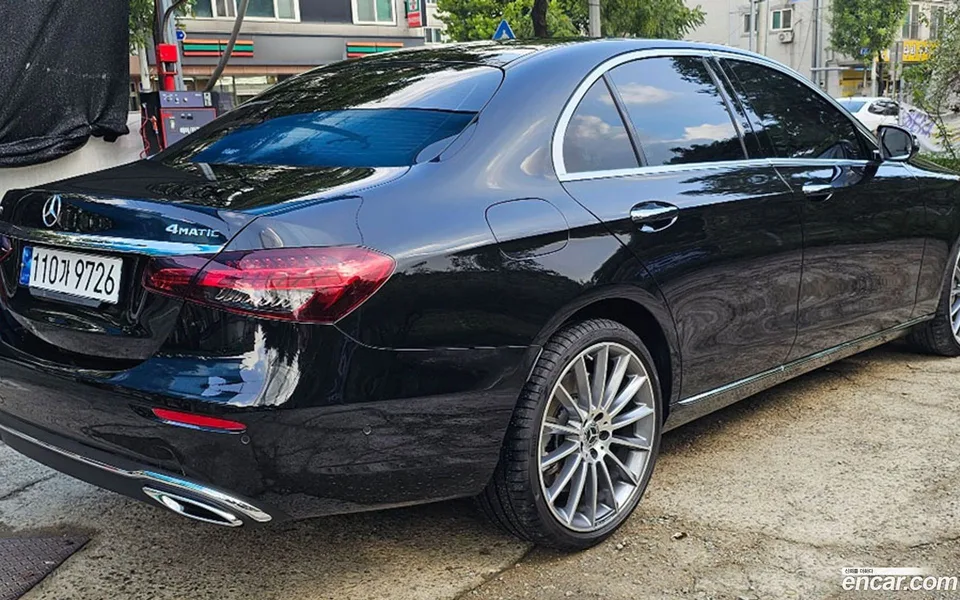 Mercedes-Benz E-Class 2023