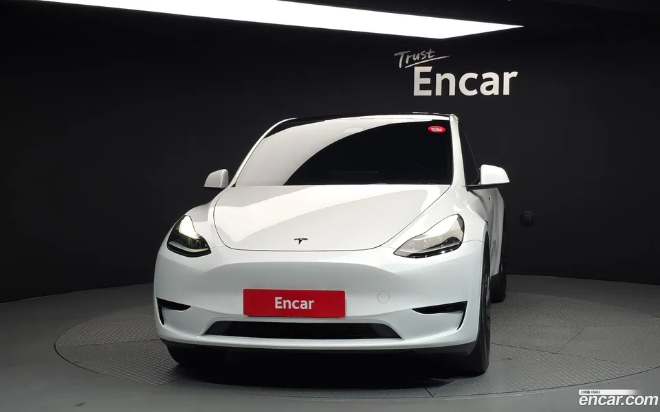 Tesla Model Y RWD 2024 — thumbnail 3