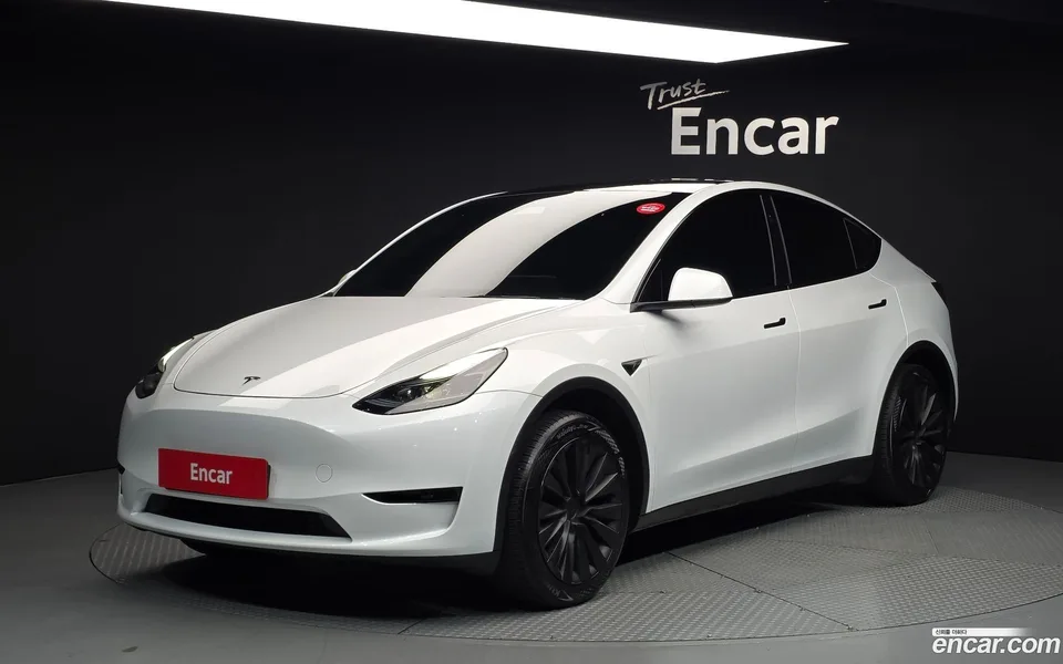 Tesla Model Y RWD 2024 — photo 1, buy with delivery to Moscow