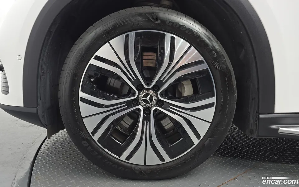 Mercedes-Benz EQE SUV EQE350 4MATIC 2023 — thumbnail 2