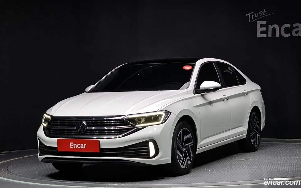 Volkswagen Jetta 1.5 TSI 2023 — photo 1, buy with delivery to Moscow