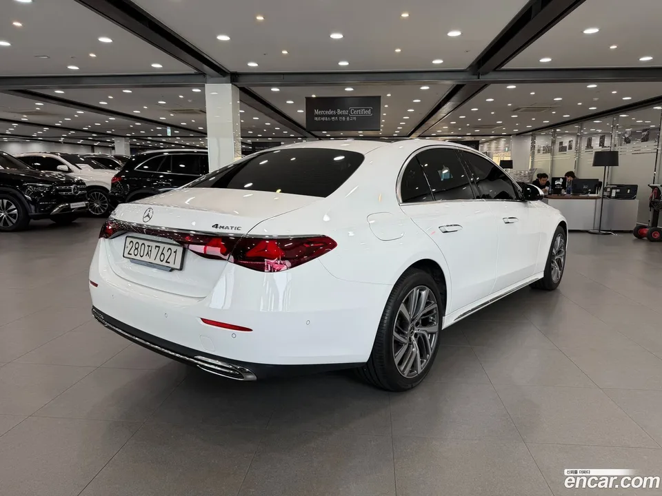 Mercedes-Benz E-Class E220d 4MATIC 2024 — thumbnail 4
